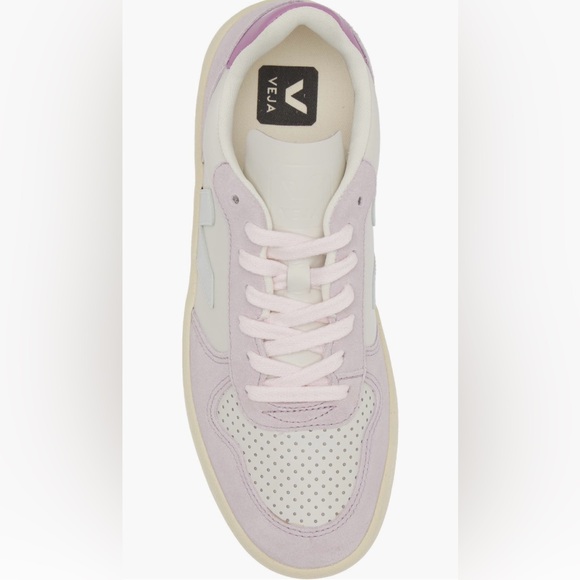 NIB. VEJA Women's V-10 Leather Sneakers, Gravel/Menthol/Parme, Size EUR38 (US7) - Picture 3 of 7